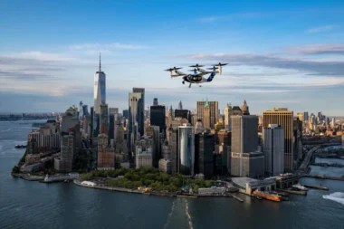 Joby Aviations electric air taxi flies over Lower Manhattan