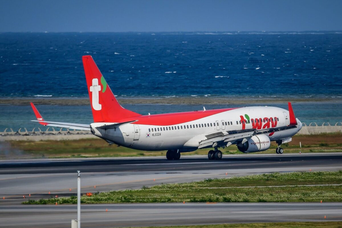 HL8324 TWay Air Boeing 737 800 HL8324 TWay Air Boeing 737 800