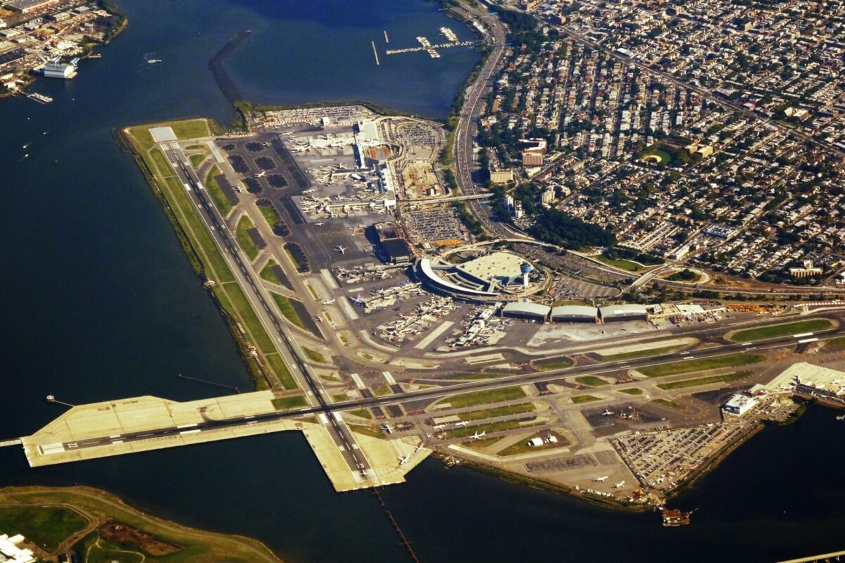 LaGuardia Airport 3x2 LaGuardia_Airport_3x2
