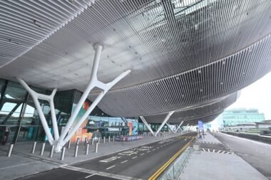 Terminal 2 departure hall