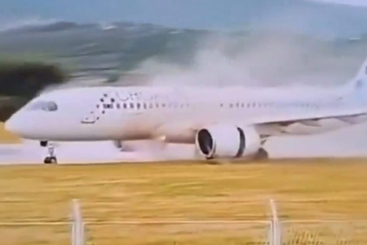 a220_runway_excursion_3x2_crop