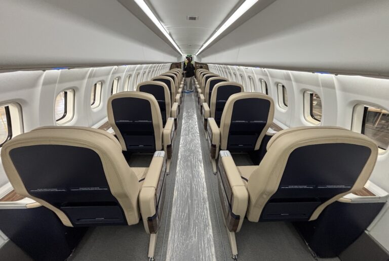 berjaya air atr72-600 interior