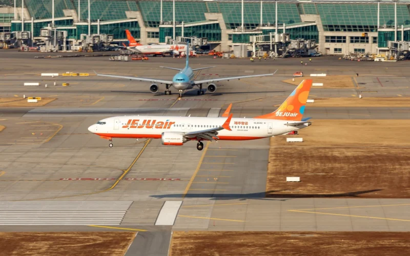 Jeju Air Boeing 737 MAX 8 HL8592