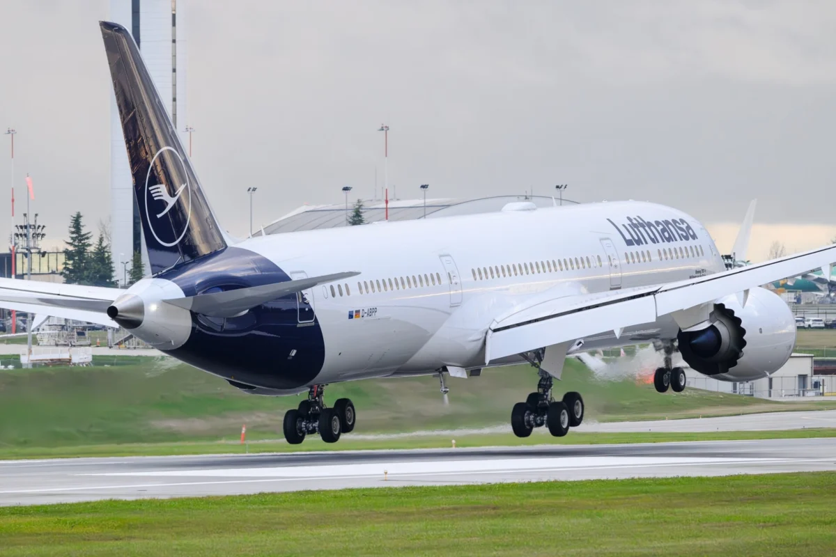 Lufthansa Boeing 787 9 Dreamliner D ABPP