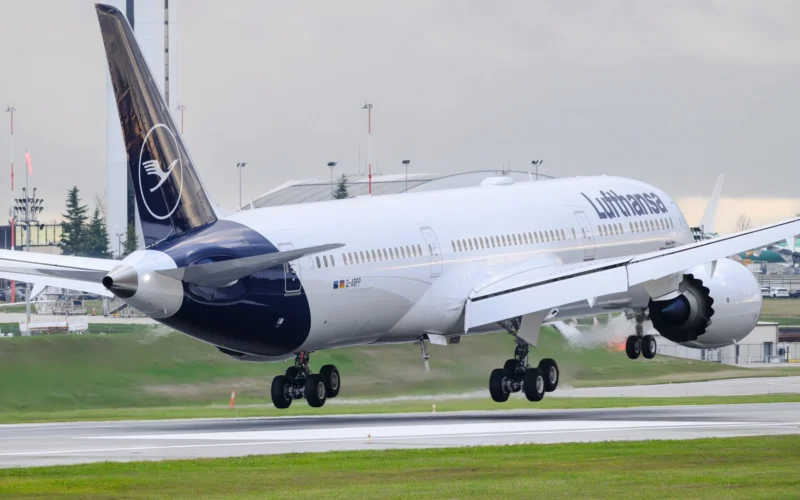 Lufthansa Boeing 787 9 Dreamliner D ABPP