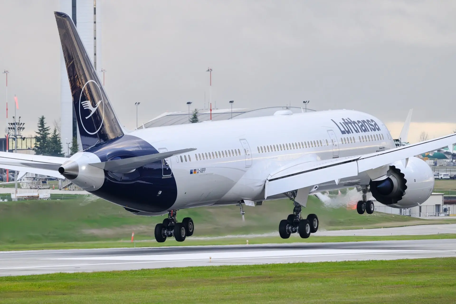 Lufthansa Boeing 787 9 Dreamliner D ABPP