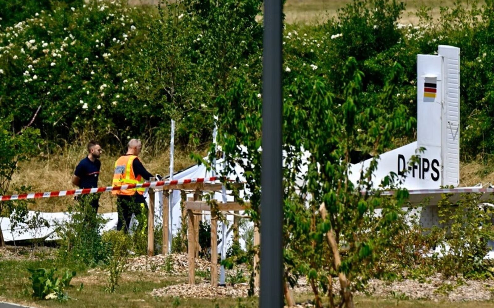 Pilatus PC-6 carrying skydivers crashes in France - AeroTime