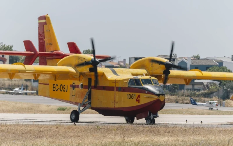 Avincis Canadair CL 215
