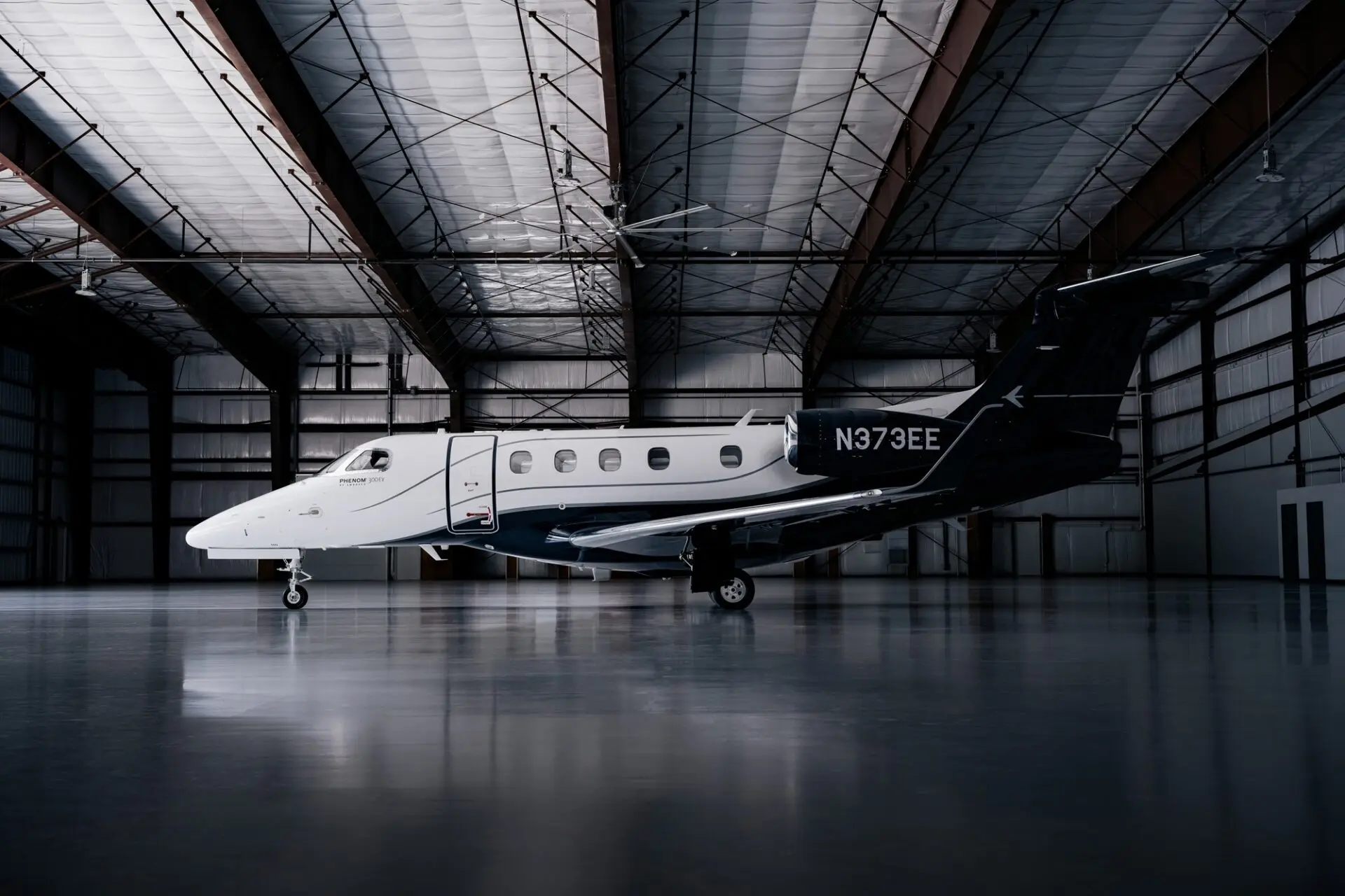 Embraer Phenom 300EV