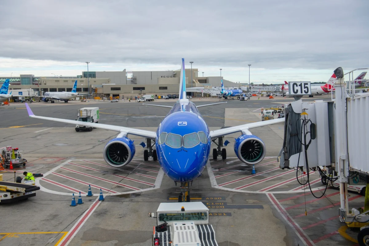 JetBlue Airbus A220 300