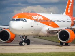 easyjet Airbus A320new G UZHR