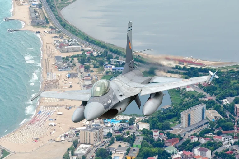 A Romanian Air Force F 16 flies over Constanța on Romanias Black Sea coast