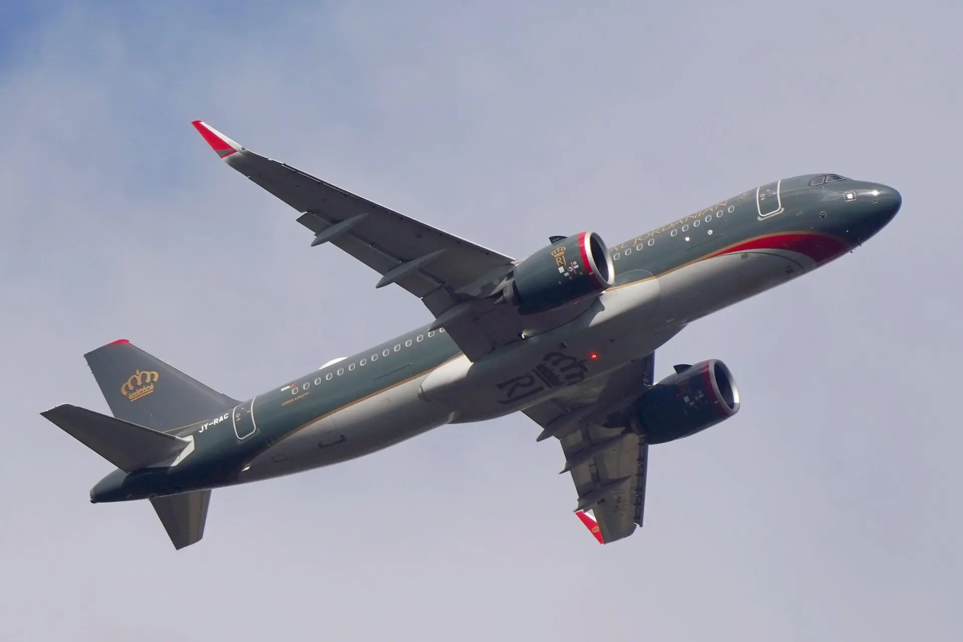A Royal Jordanian Airbus A320neo
