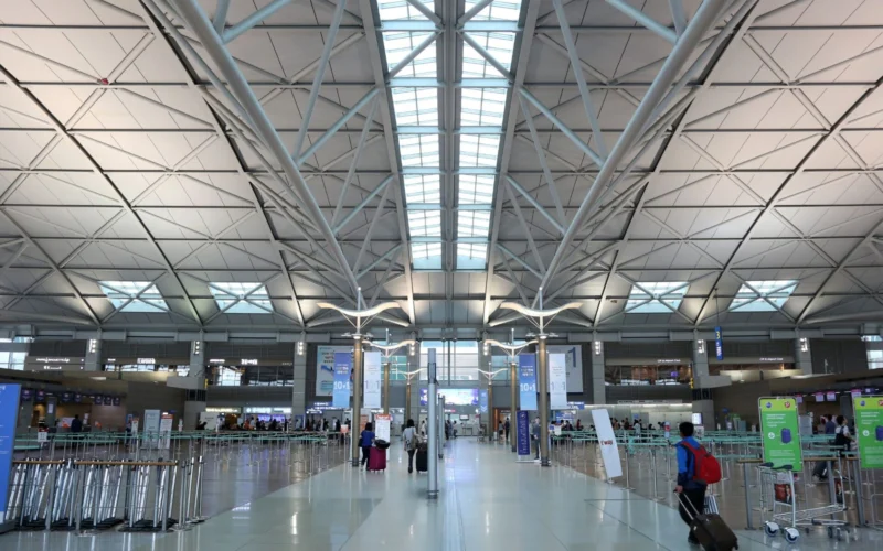 Incheon Airport adds fence after viral queue-jumping video