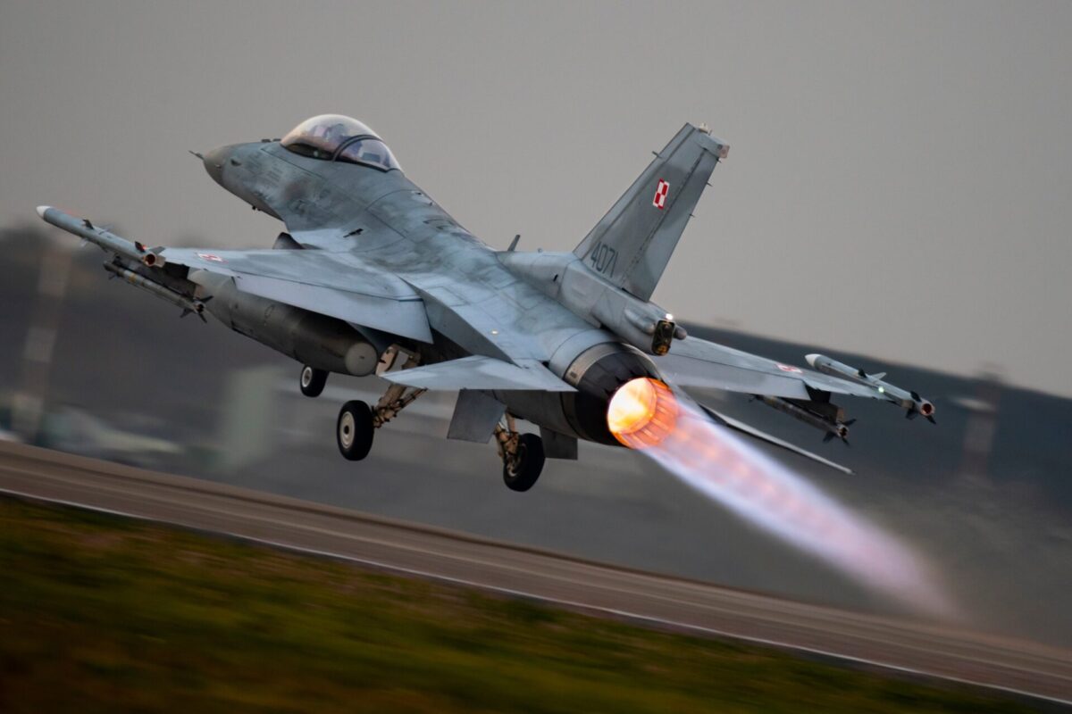 A Polish Air Force F 16 fighter takes off A Polish Air Force F 16 fighter takes off