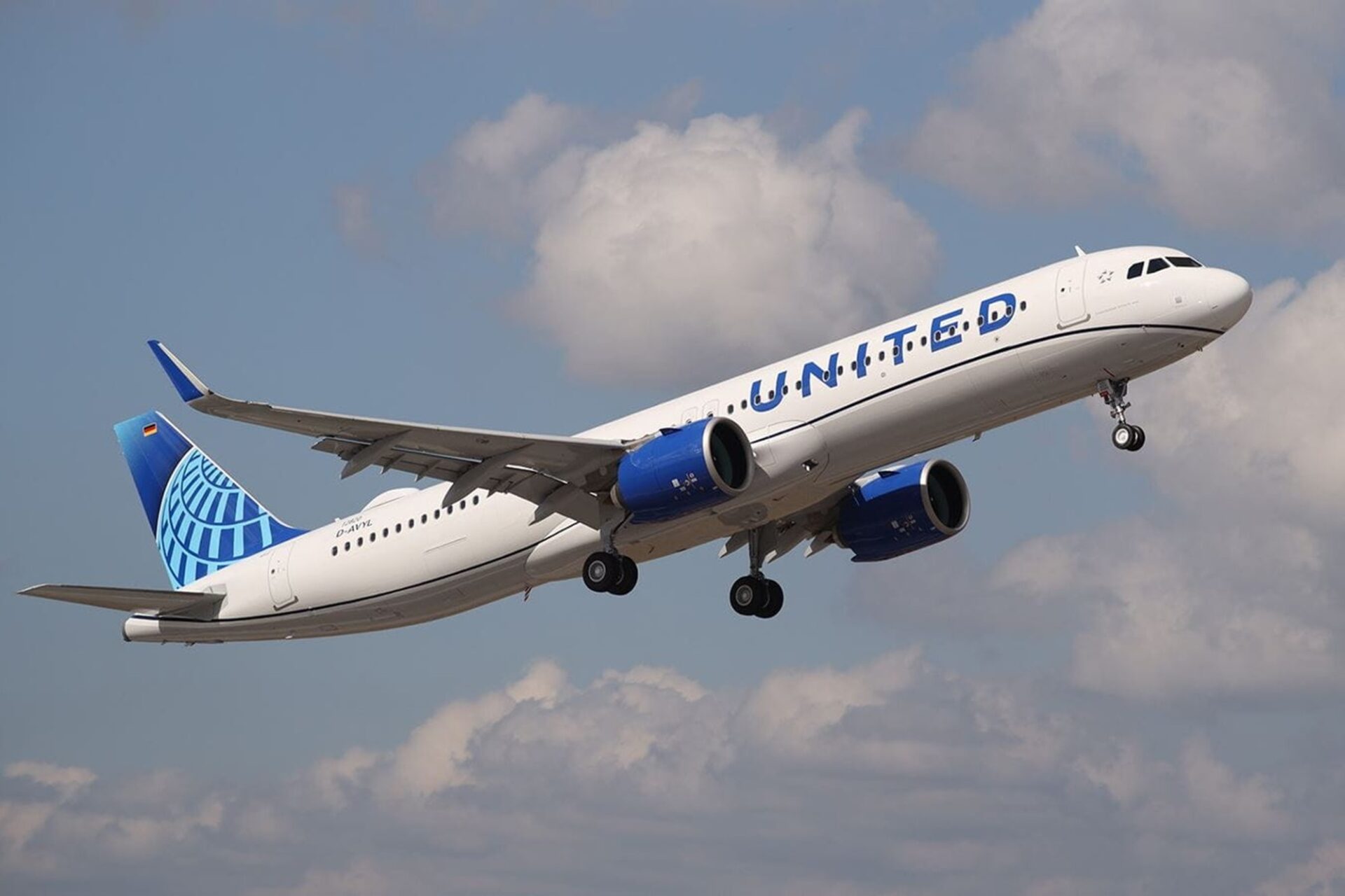 ユナイテッド航空United Airlines Reference Gマニュアル United receives P&W's first GTF Advantage-powered aircraft