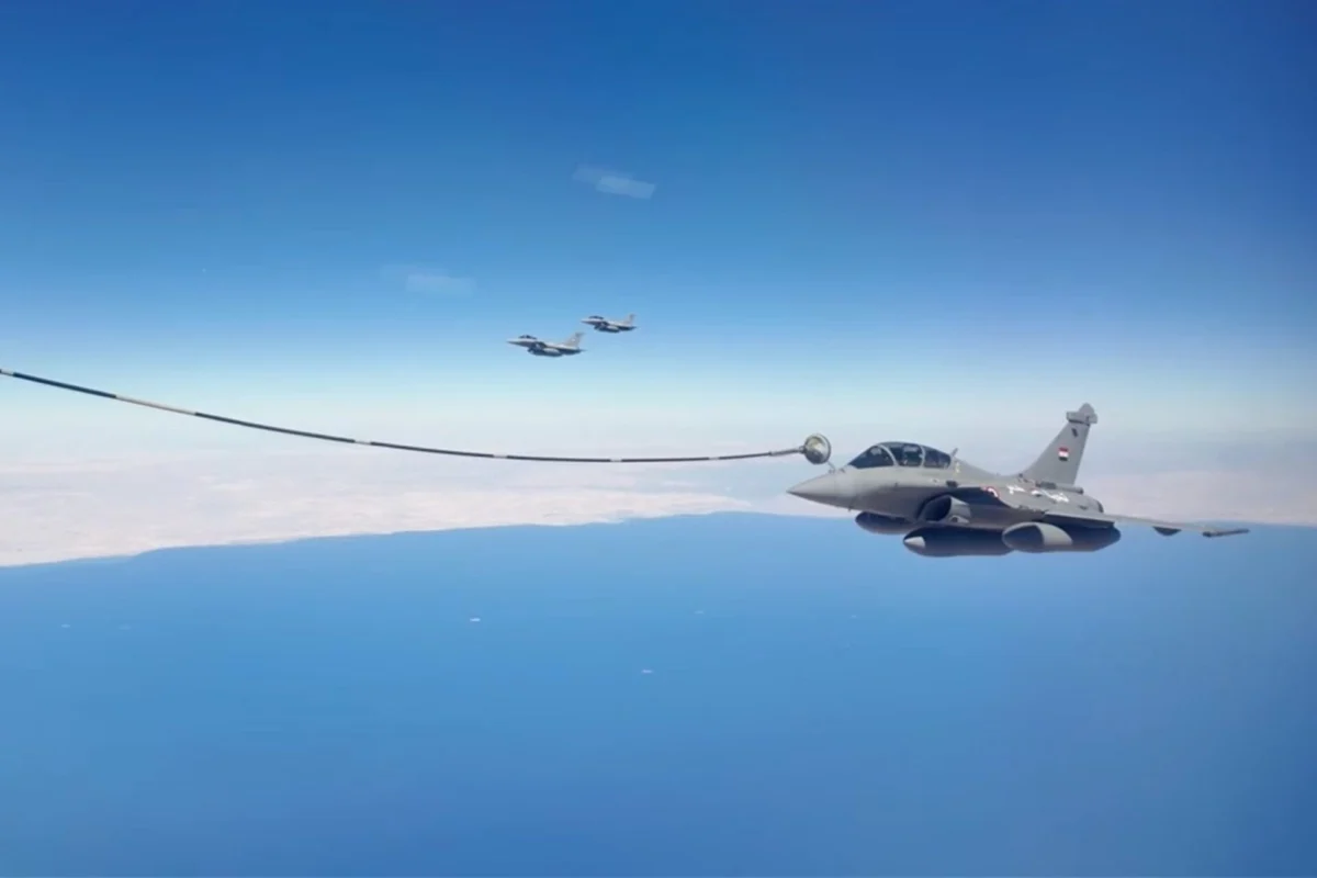 An Egyptian Air Force Dassault Rafale approaches the refueling drogue of a PLAAF YY 20 tanker during the Eagles of Civilization 2026 exercise