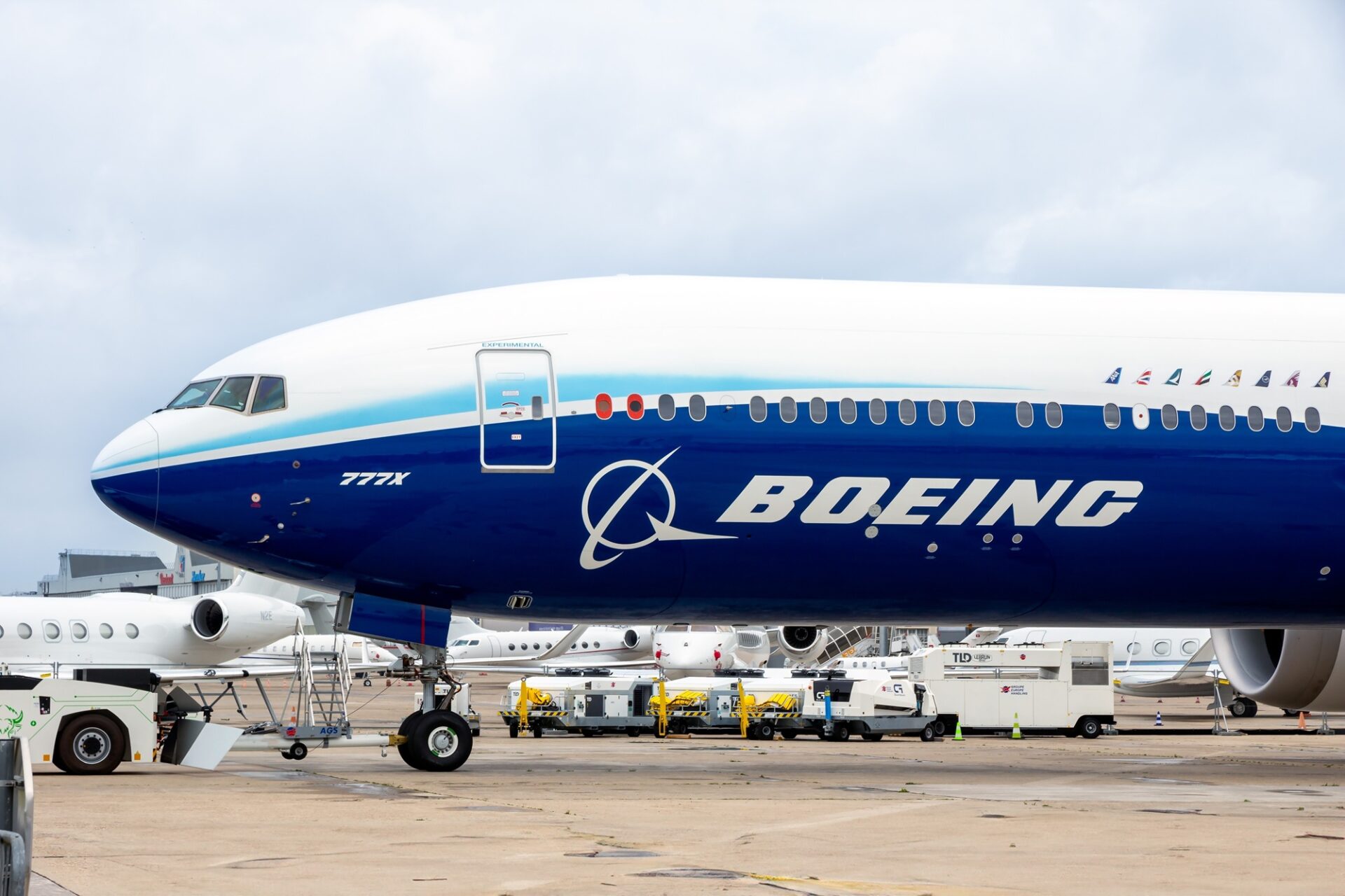Boeing CEO gives update on 737 production, MAX 10 progress and 777X flight tests