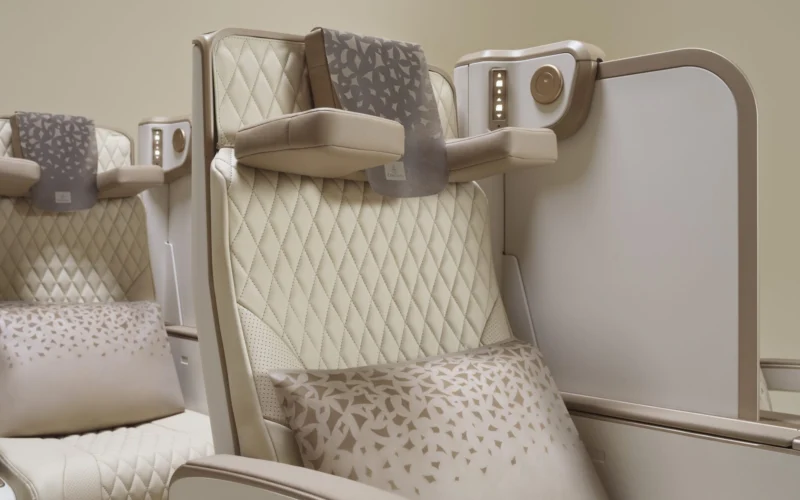 Emirates Airbus A350 privacy screen