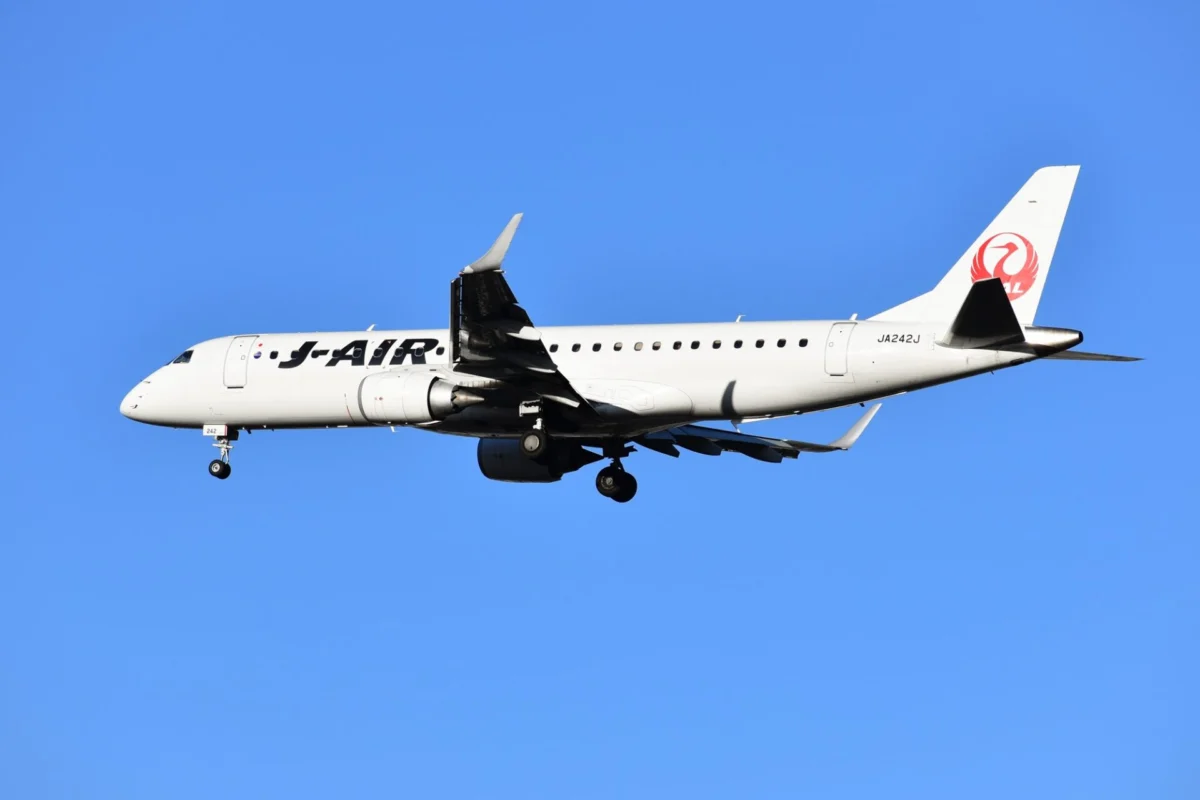 Japan Airlines Embraer E190 Japan Airlines Embraer E190