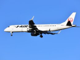 Japan Airlines Embraer E190