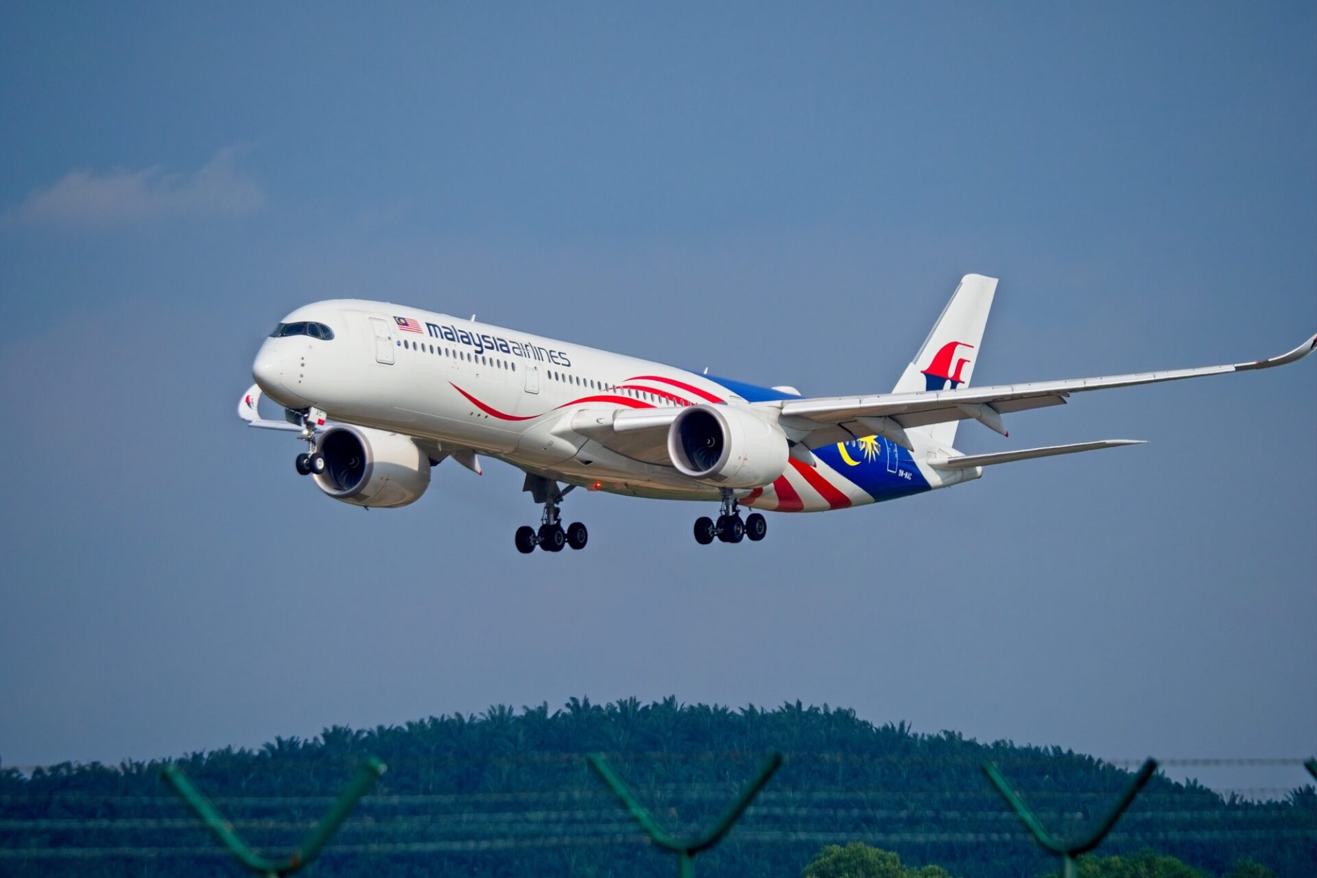 Malaysia Airlines nears order for first 787s: Bloomberg