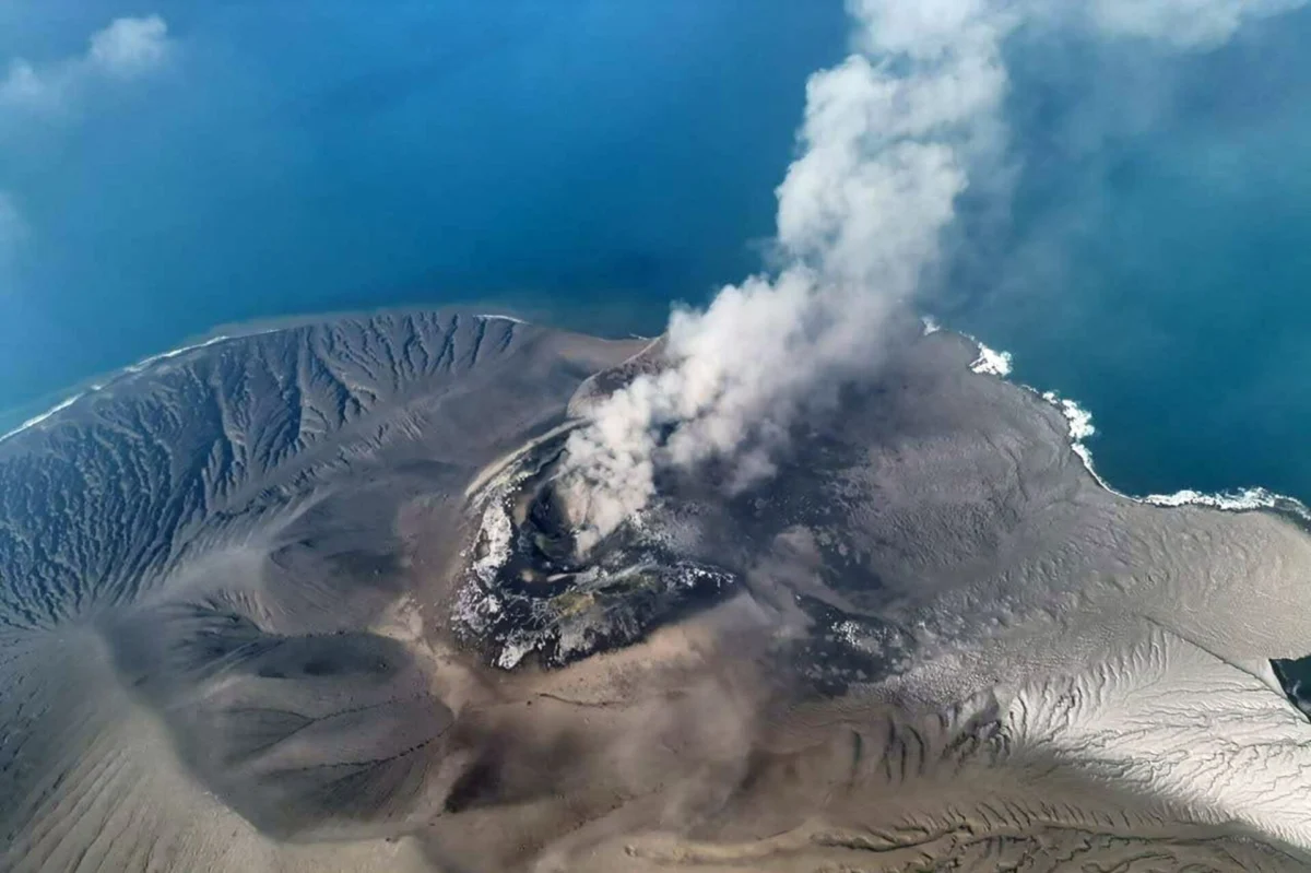 Mount Anak Krakatau eruption Mount Anak Krakatau eruption