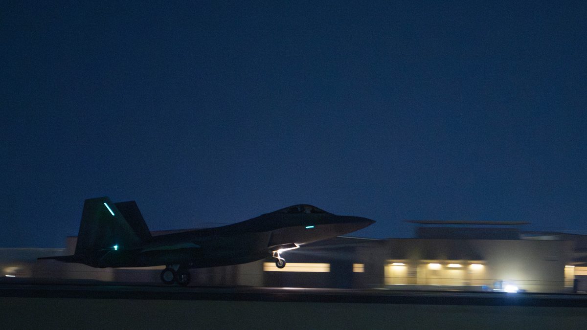 F 22 Nighttime arrival to CENTCOM AOR