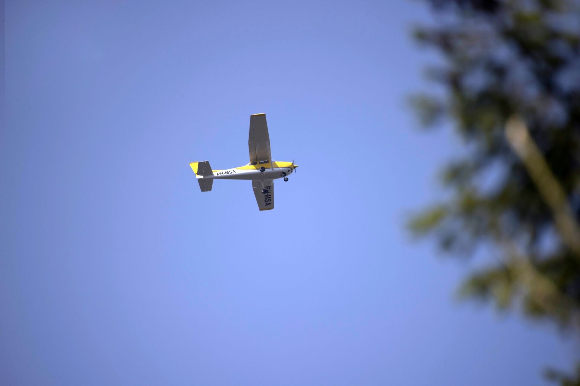 Zwei Tote bei Cessna-Absturz am Flughafen Montgomery-Gibbs in San Diego - ...