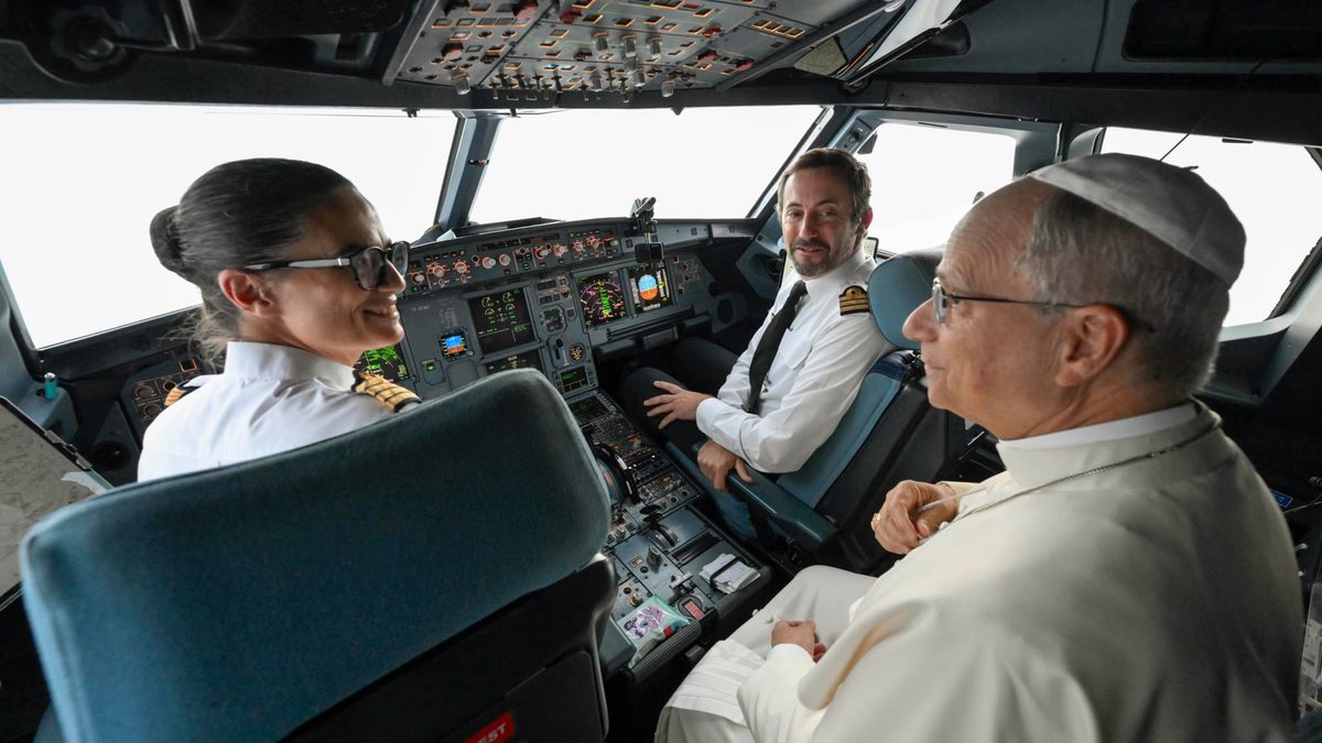 cockpit pape credit vatican media 0