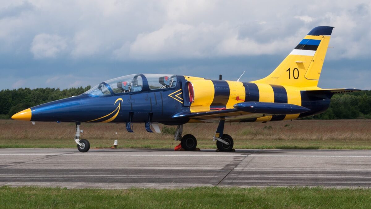 Estonia considers light jets to counter Russian drones