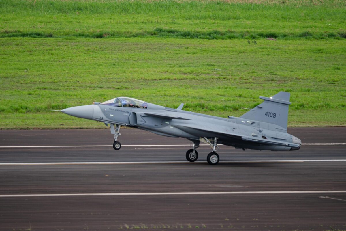 First Gripen E produced in Brazil by Embraer makes its maiden flight First Gripen E produced in Brazil by Embraer makes its maiden flight