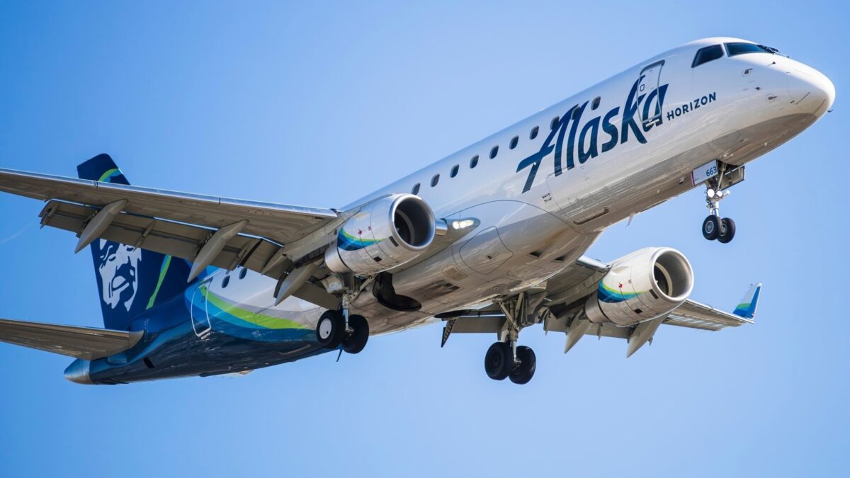 Horizon Air pilots accuse employer of ‘corporate greed’ as staff hold picket
