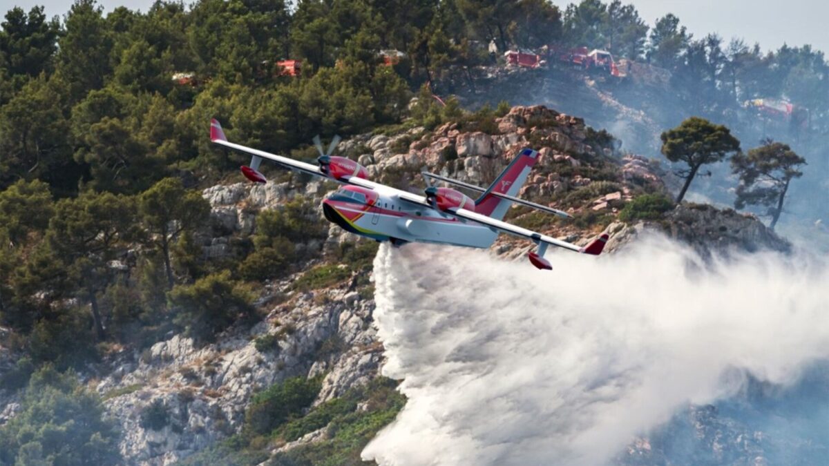 Hynaero and Leonardo explore collaboration on amphibious firefighting aircraft