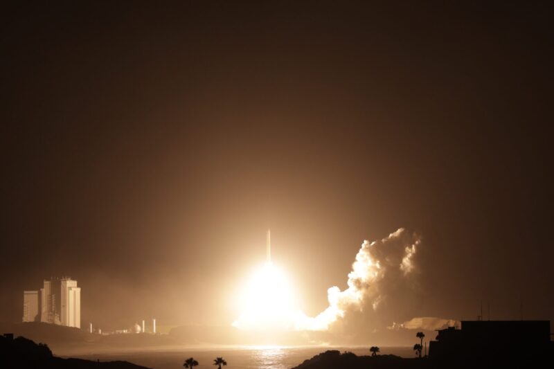 Japans H3 rocket lifts off from Tanegashima Space Center on October 20 2026 carrying the MMX spacecraft toward Mars Japans H3 rocket lifts off from Tanegashima Space Center on October 20 2026 carrying the MMX spacecraft toward Mars