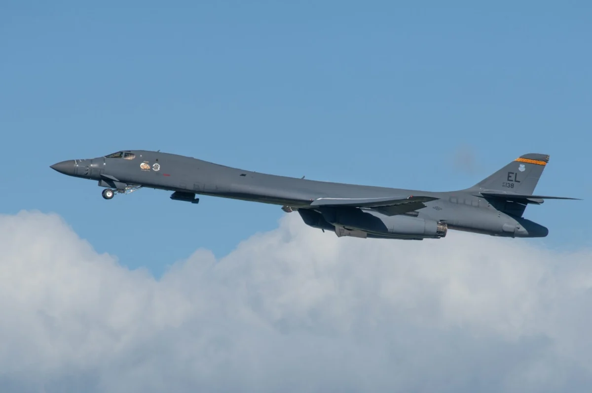 US Air Force B 1B Bomber