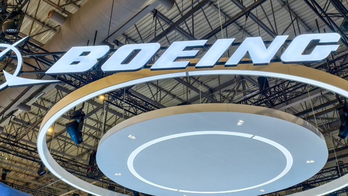 Boeing posts record backlog as 737-7 and 737-10 win certification