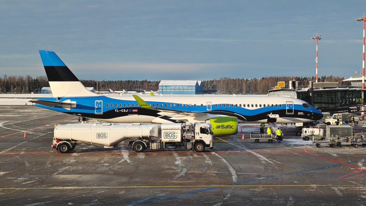 airBaltic to cut around 100 pilots and 200 cabin crew