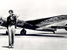 2048px-Amelia_Earhart_-_GPN-2002-000211