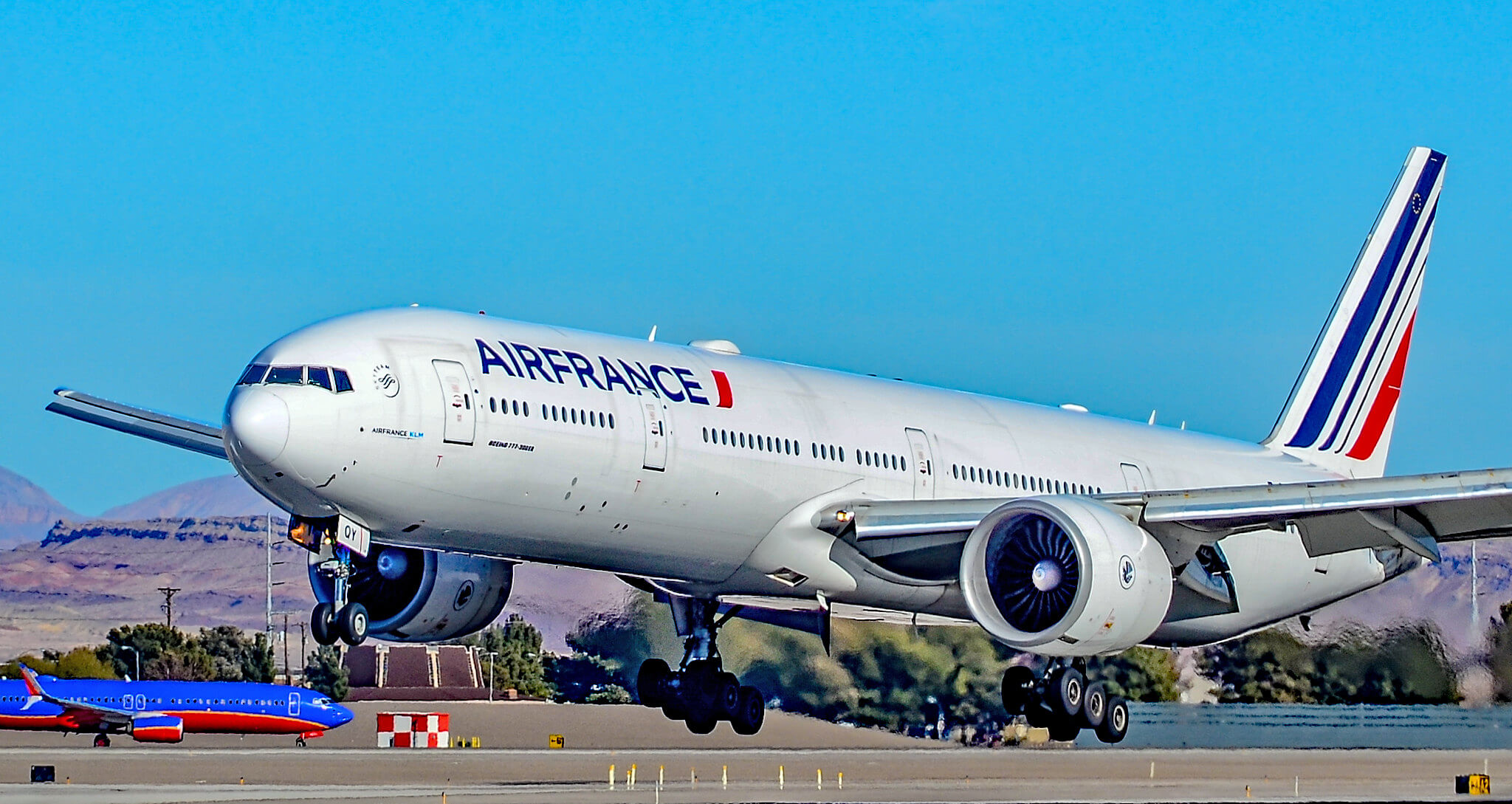 Child stowaway found dead in Air France flight AeroTime(02)
