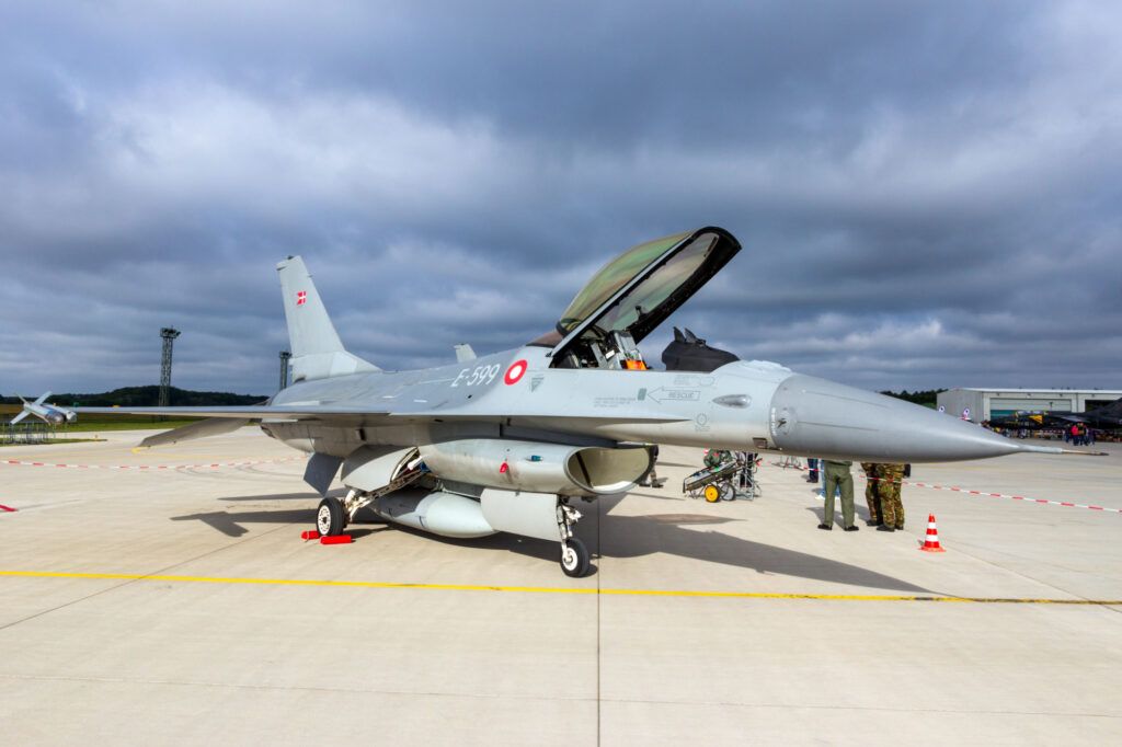 VS keurt levering Nederlandse en Deense F-16 straaljagers aan Oekraïne goed – Aerotime