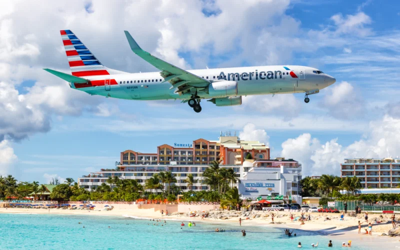 Sint,Maarten,-,September,18,,2016:,American,Airlines,Boeing,737-800