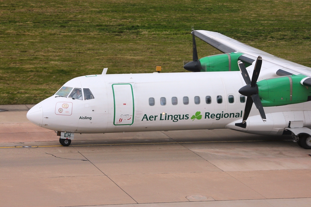 Birmingham,,Uk,-,April,24:,Pilots,Taxi,Aer,Lingus,Atr