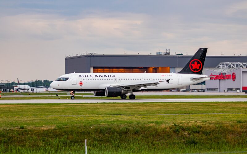 Air Canada A320-200 Landing at Montreal's international Airport