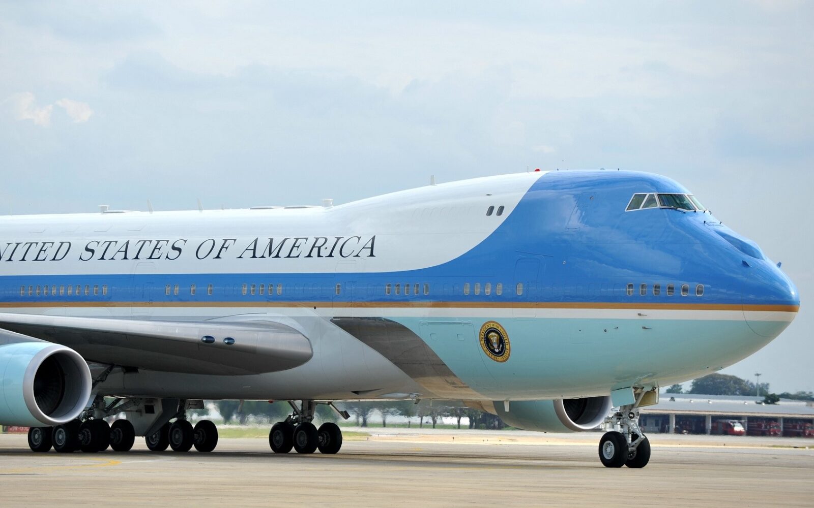 Boeing probed for employees working on Air Force One jets without ...