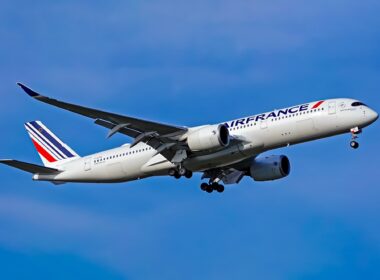 Air France-KLM is looking to replace some of its aging aircraft, including Airbus A330 and Boeing 777-200s.