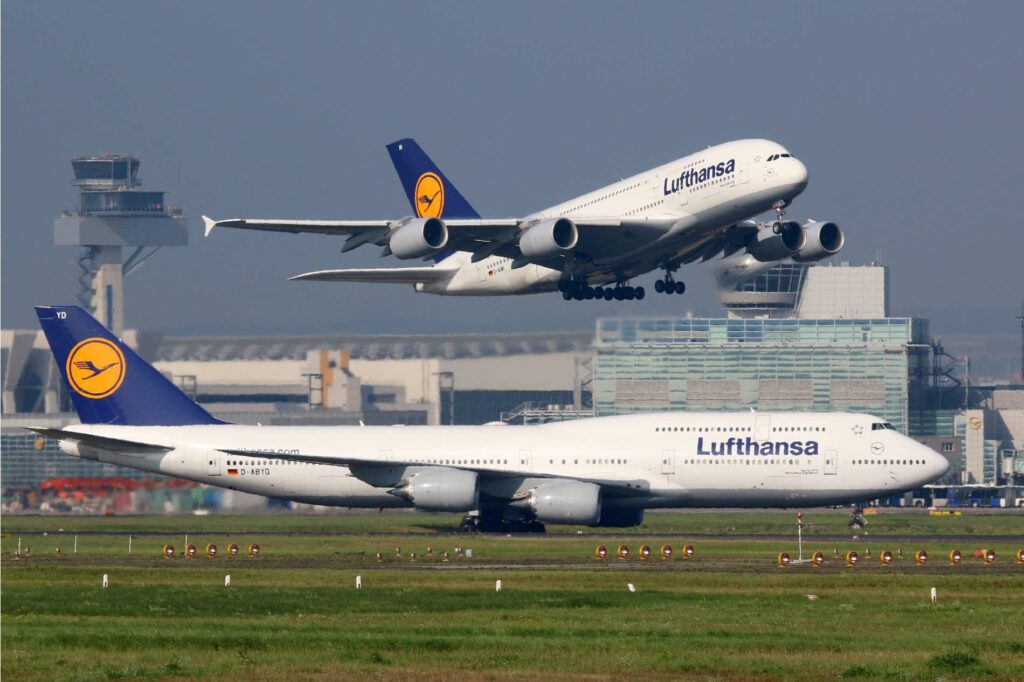 Airbus A380 and Boeing 747
