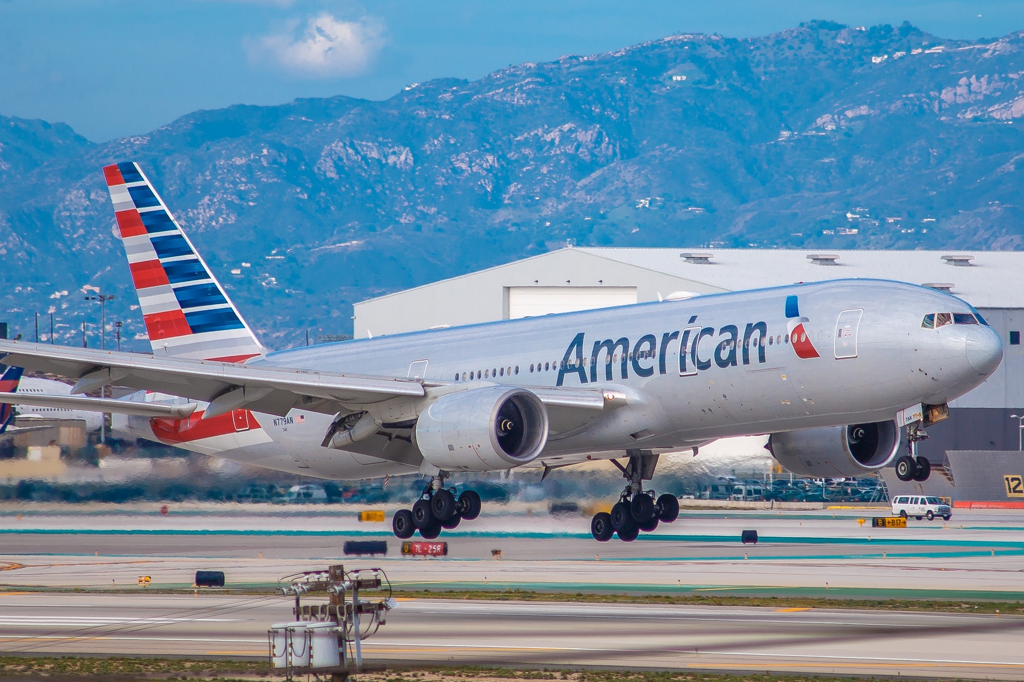 American pilots union agrees pay deal that matches rivals