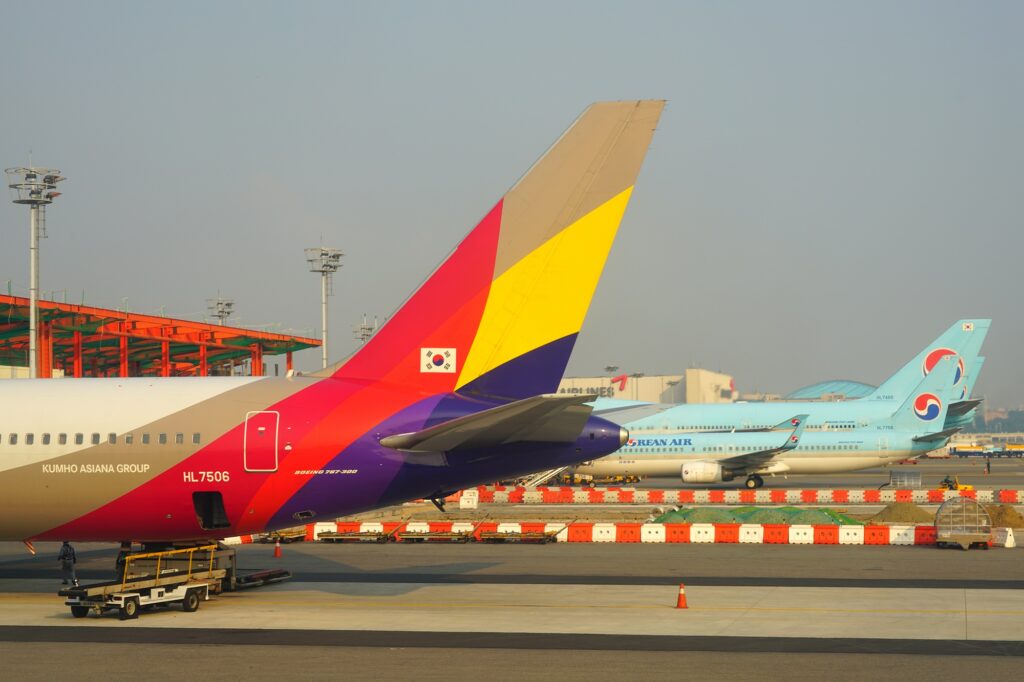 The US DOJ is deliberating whether to sue the Korean Air and Asiana Airlines merger