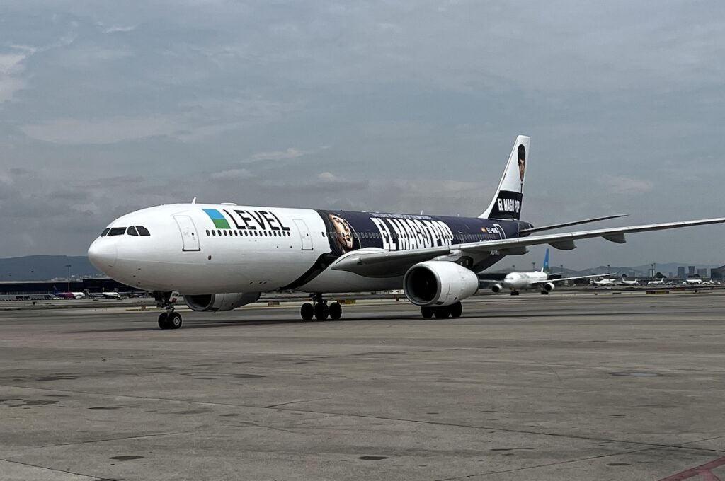 Avión LEVEL EMP 07